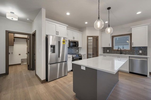 2407 WHISPERING WIND LANE, Green Bay, WI 54303