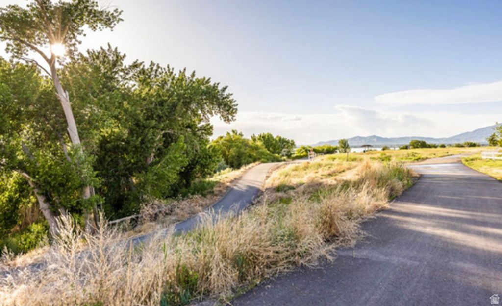 Image 16 of property listing at 689 N 380 W, Vineyard, UT 84059