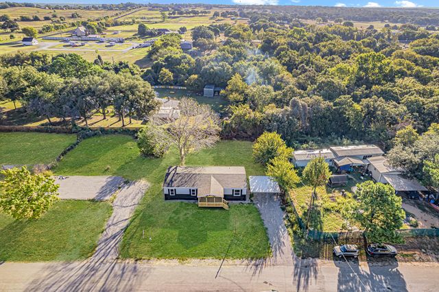 123 Kelly Court, Azle, TX 76020