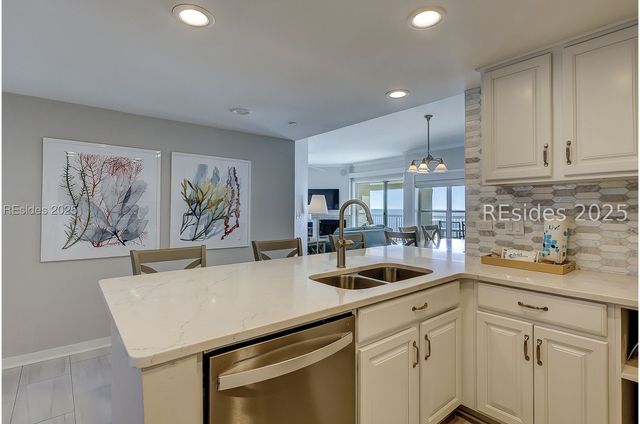 77 Ocean Ln Apt 513, Hilton Head Island, SC 29928