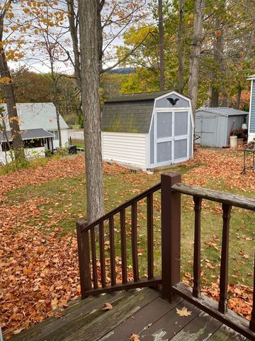 9 Paradise Street, Gorham, NH 03581