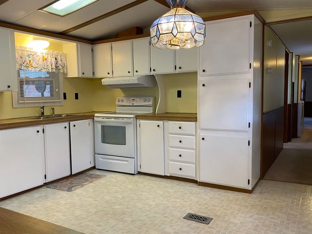 9 Paradise Street, Gorham, NH 03581