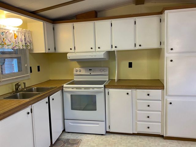 9 Paradise Street, Gorham, NH 03581