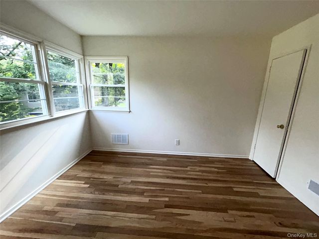 120 Cedar Drive E, Briarcliff Manor, NY 10510