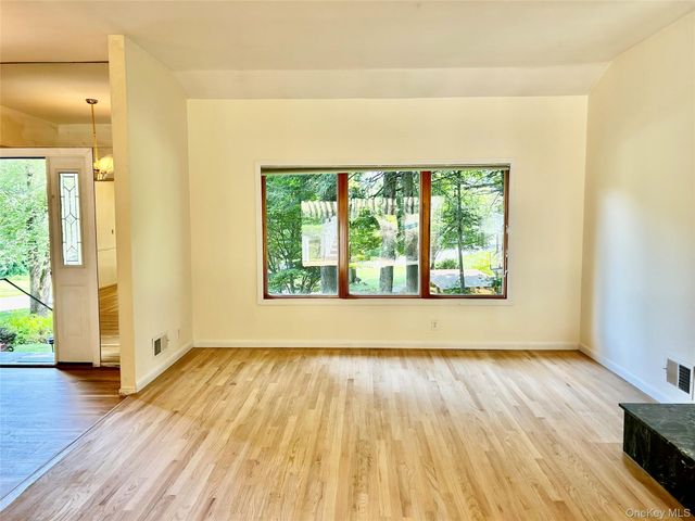 120 Cedar Drive E, Briarcliff Manor, NY 10510