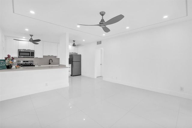 770 SE 2nd Ave B216, Deerfield Beach, FL 33441