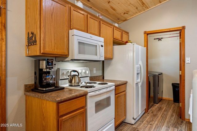 2692 PALOMINO Trail, Overgaard, AZ 85933