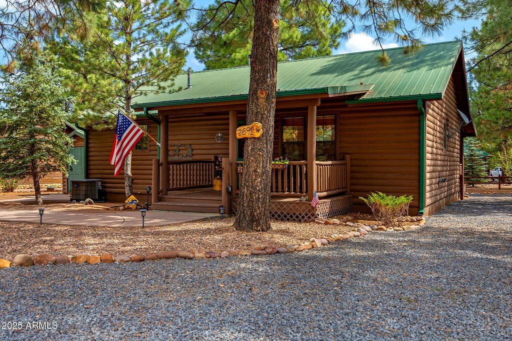 2692 PALOMINO Trail, Overgaard, AZ 85933