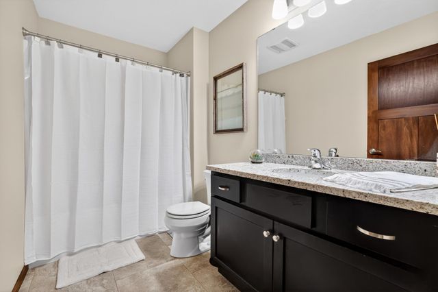 481 Manor Garden Lane NW, Rochester, MN 55901