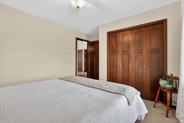 481 Manor Garden Lane NW, Rochester, MN 55901