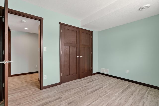 481 Manor Garden Lane NW, Rochester, MN 55901