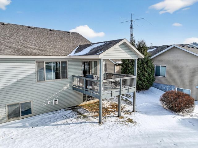 481 Manor Garden Lane NW, Rochester, MN 55901