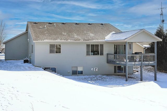 481 Manor Garden Lane NW, Rochester, MN 55901