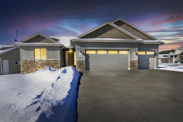 481 Manor Garden Lane NW, Rochester, MN 55901