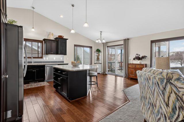 481 Manor Garden Lane NW, Rochester, MN 55901