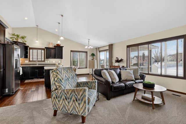 481 Manor Garden Lane NW, Rochester, MN 55901