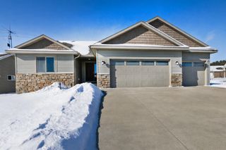 481 Manor Garden Lane NW, Rochester, MN 55901