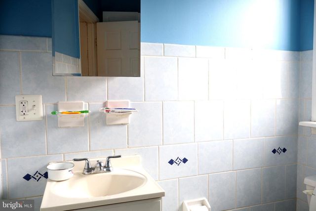 445 W HANSBERRY ST, Philadelphia, PA 19144