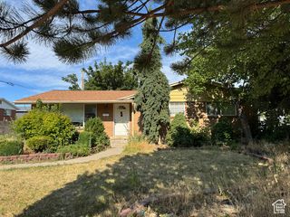 7412 S LAYNE DR, Midvale, UT 84047