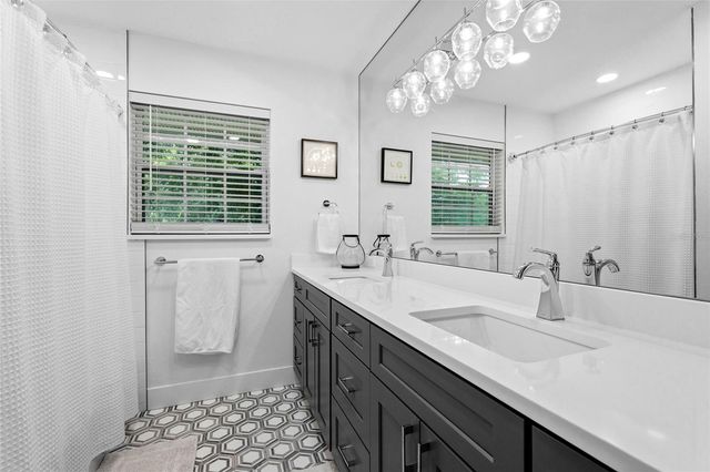 2480 ALAMEDA AVENUE, Sarasota, FL 34234