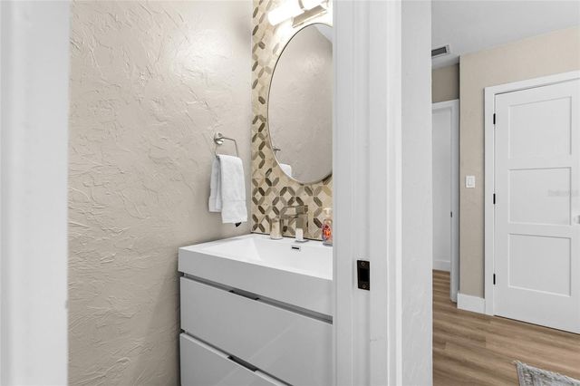 2480 ALAMEDA AVENUE, Sarasota, FL 34234