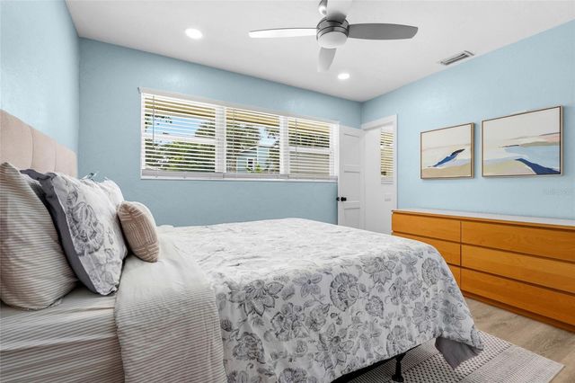 2480 ALAMEDA AVENUE, Sarasota, FL 34234