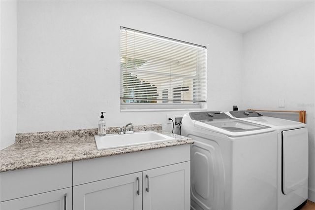 2480 ALAMEDA AVENUE, Sarasota, FL 34234