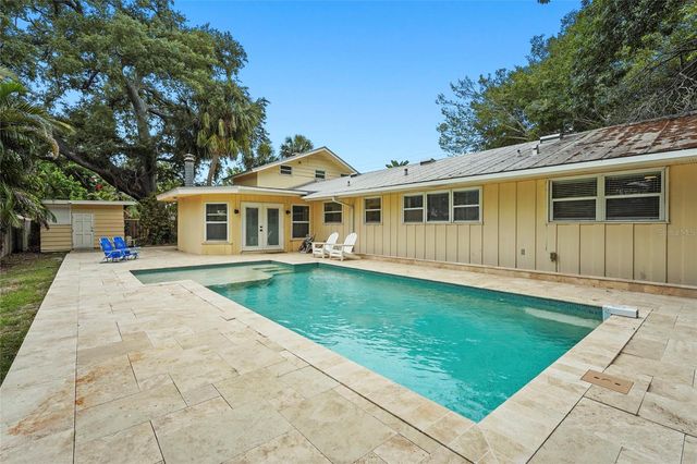 2480 ALAMEDA AVENUE, Sarasota, FL 34234