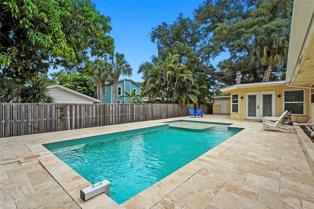 2480 ALAMEDA AVENUE, Sarasota, FL 34234