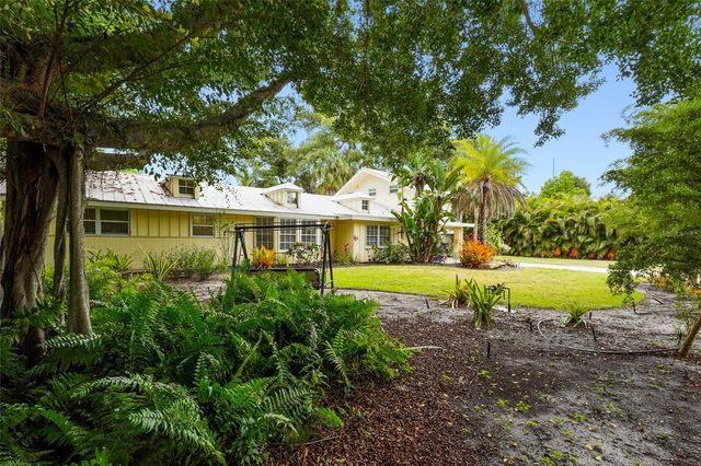 2480 ALAMEDA AVENUE, Sarasota, FL 34234