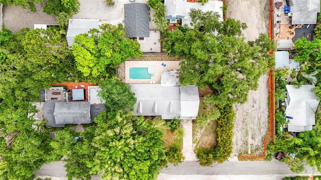 2480 ALAMEDA AVENUE, Sarasota, FL 34234