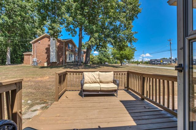3089 Woody Ln, Clarksville, TN 37043
