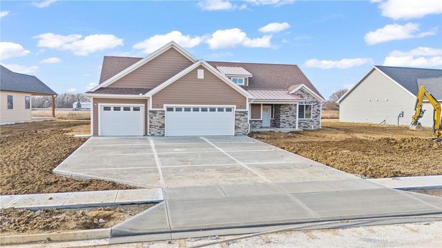 2672 Pleasant View Drive, Troy, OH 45373