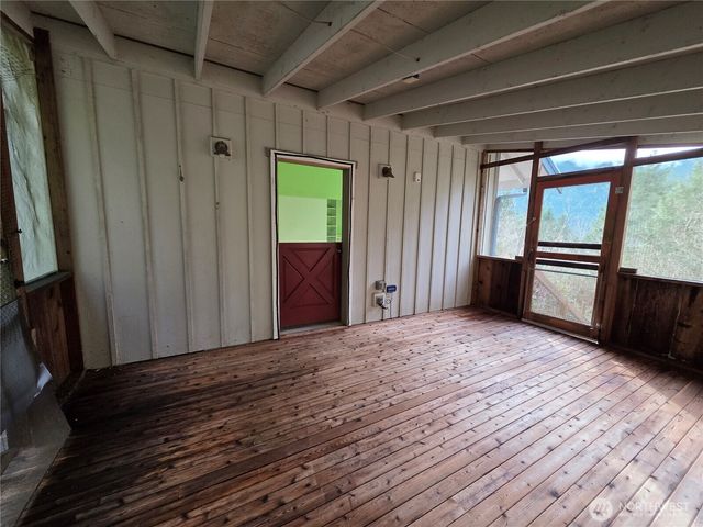 554 Briarwood Lane, Brinnon, WA 98320