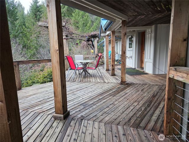 554 Briarwood Lane, Brinnon, WA 98320