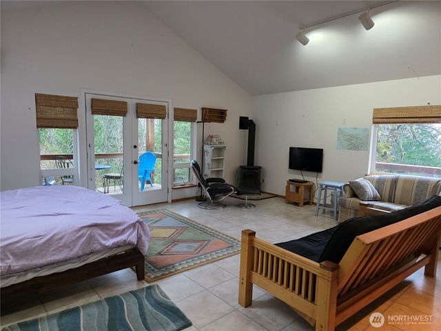 554 Briarwood Lane, Brinnon, WA 98320