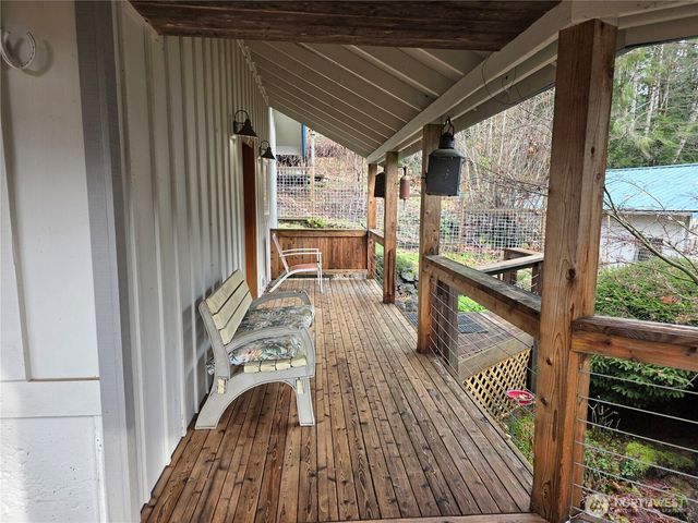 554 Briarwood Lane, Brinnon, WA 98320