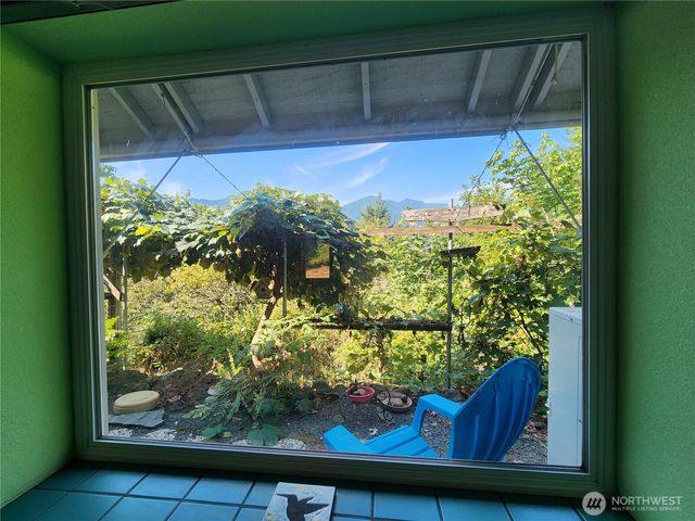 554 Briarwood Lane, Brinnon, WA 98320