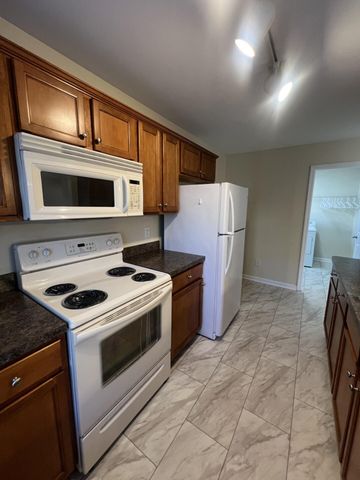 857 Malabu Drive 8100, Lexington, KY 40502