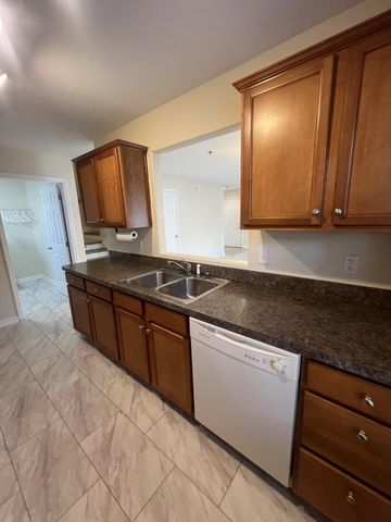 857 Malabu Drive 8100, Lexington, KY 40502