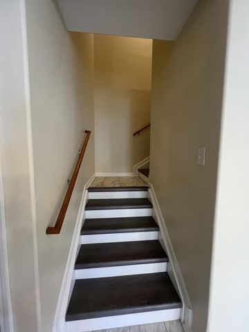 857 Malabu Drive 8100, Lexington, KY 40502