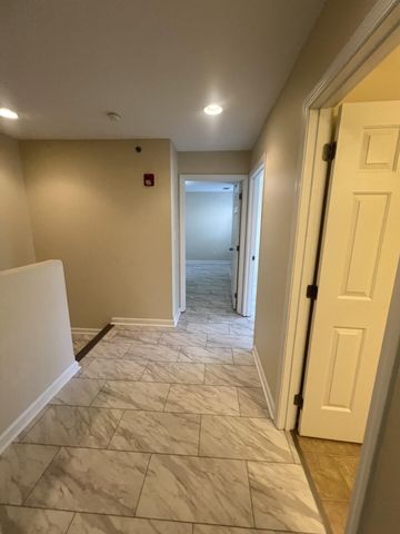 857 Malabu Drive 8100, Lexington, KY 40502