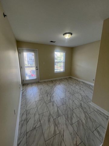 857 Malabu Drive 8100, Lexington, KY 40502