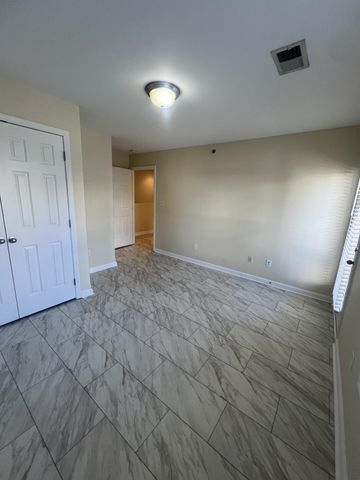 857 Malabu Drive 8100, Lexington, KY 40502