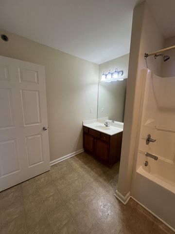 857 Malabu Drive 8100, Lexington, KY 40502