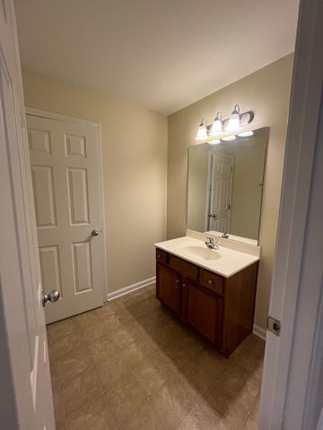 857 Malabu Drive 8100, Lexington, KY 40502