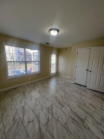 857 Malabu Drive 8100, Lexington, KY 40502