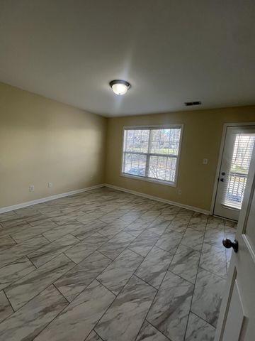 857 Malabu Drive 8100, Lexington, KY 40502