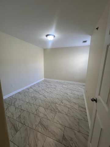 857 Malabu Drive 8100, Lexington, KY 40502