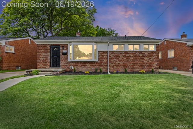 22121 Whitmore Street, Oak Park, MI 48237